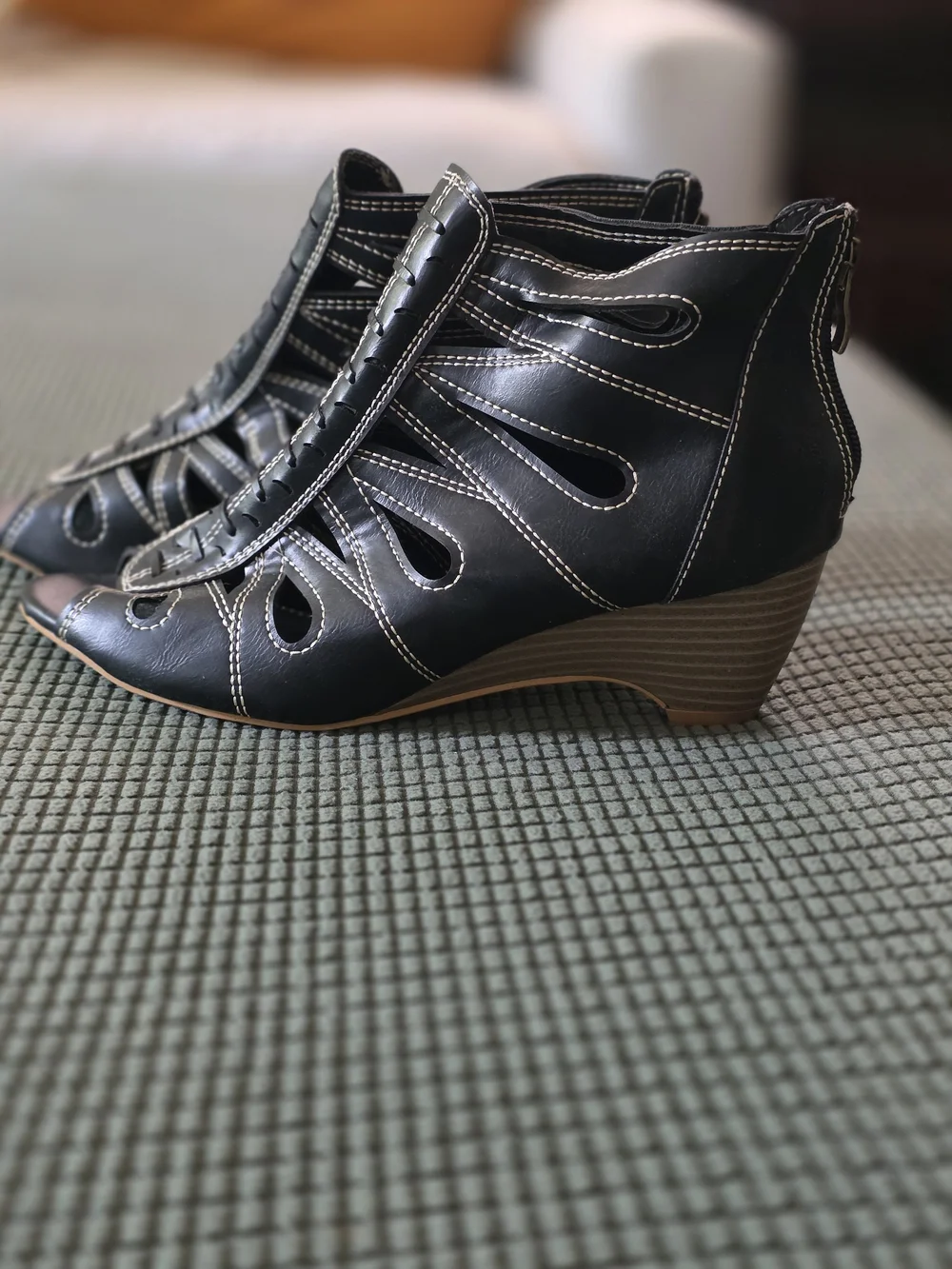 Charming Lady Black Cutout Wedge Heel Sandals Women's Size 11 Open Toe Ankle Zip